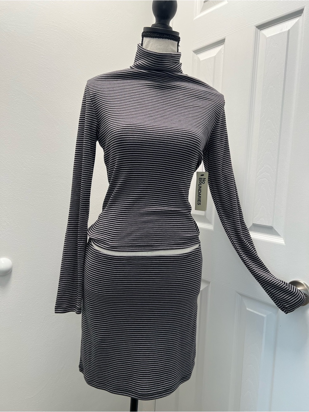 No Boundaries 2-Piece Striped Turtleneck Top & Mini Skirt Set Gray/Black Size S - Picture 7 of 14